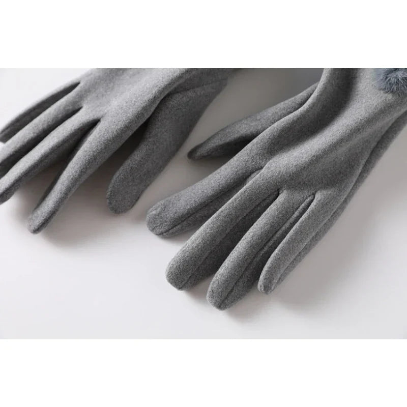Rukavice Luxe Touch s pom-pomy