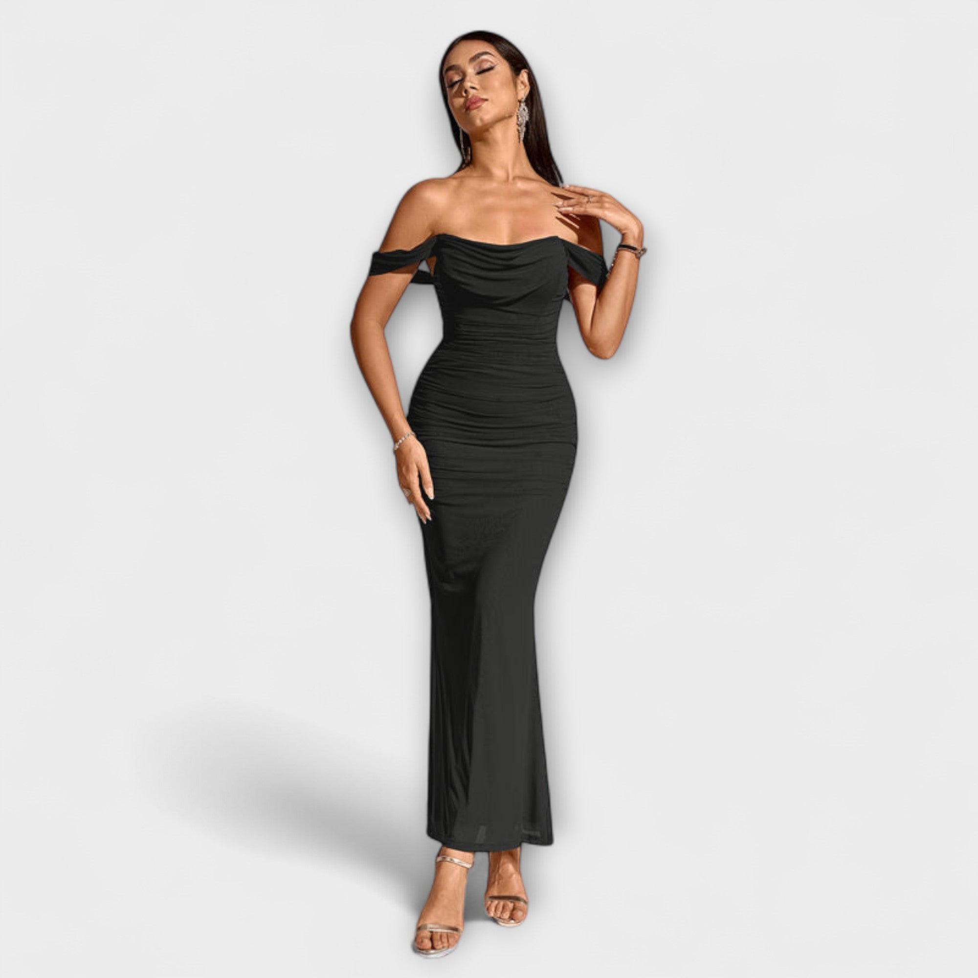 Ione - Šaty Bodycon s odhalenými rameny a řasením