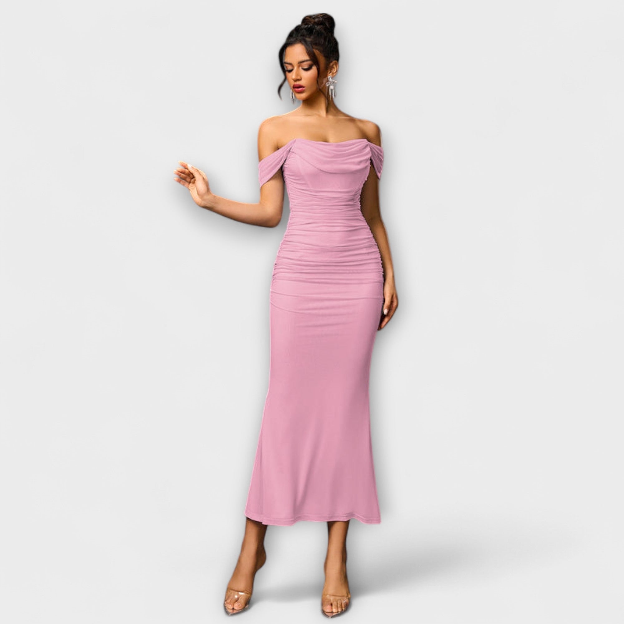 Ione - Šaty Bodycon s odhalenými rameny a řasením