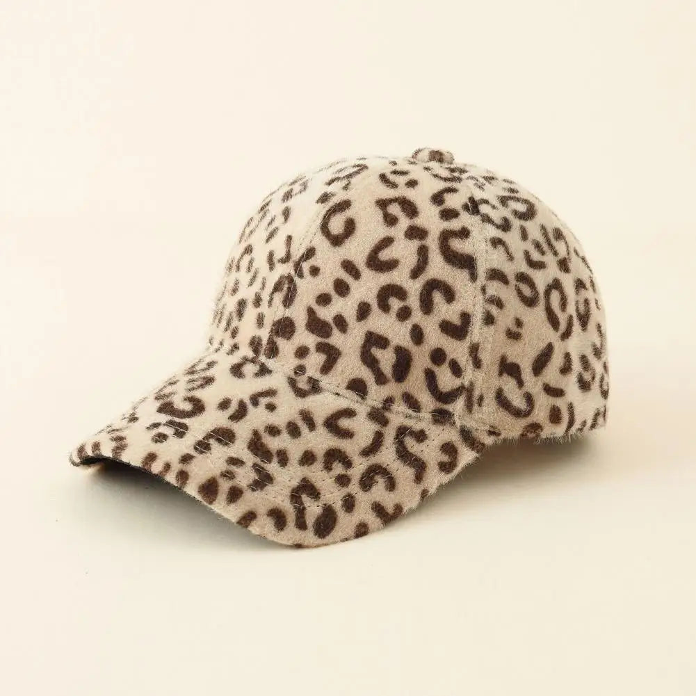Hřejivá designová leopardí čepice