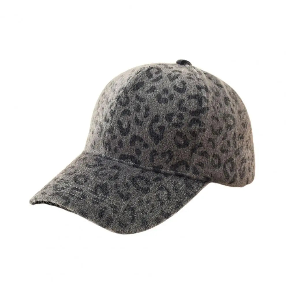 Hřejivá designová leopardí čepice