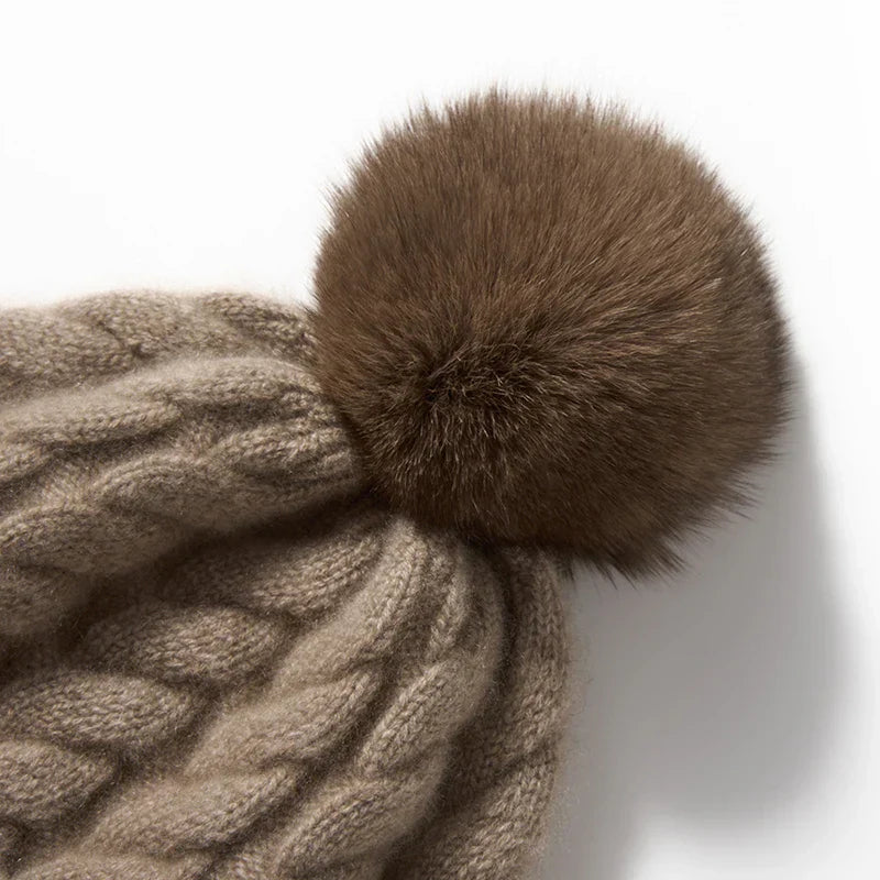 Čepice Elle Cable Cashmere s pomponem