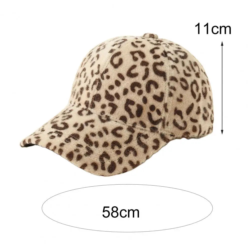 Hřejivá designová leopardí čepice