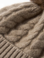 Čepice Elle Cable Cashmere s pomponem