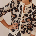 Chloé Halenka s leopardím vzorem