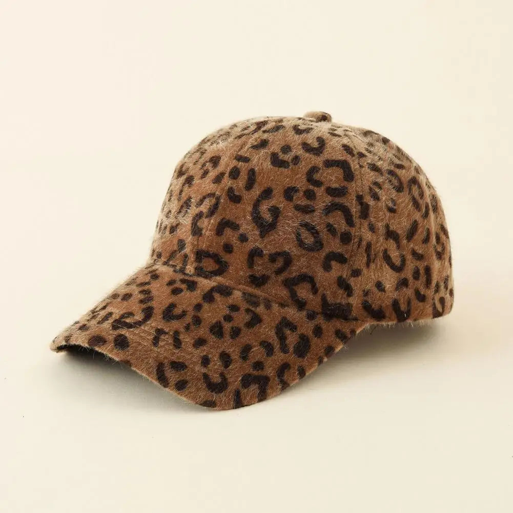 Hřejivá designová leopardí čepice