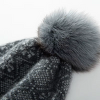Čepice s bambulí z kašmíru Fair Isle