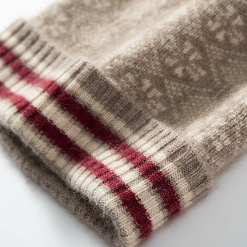 Čepice s bambulí z kašmíru Fair Isle