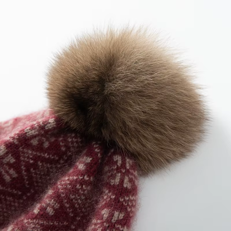 Čepice s bambulí z kašmíru Fair Isle