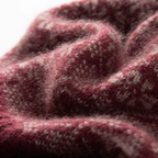 Čepice s bambulí z kašmíru Fair Isle