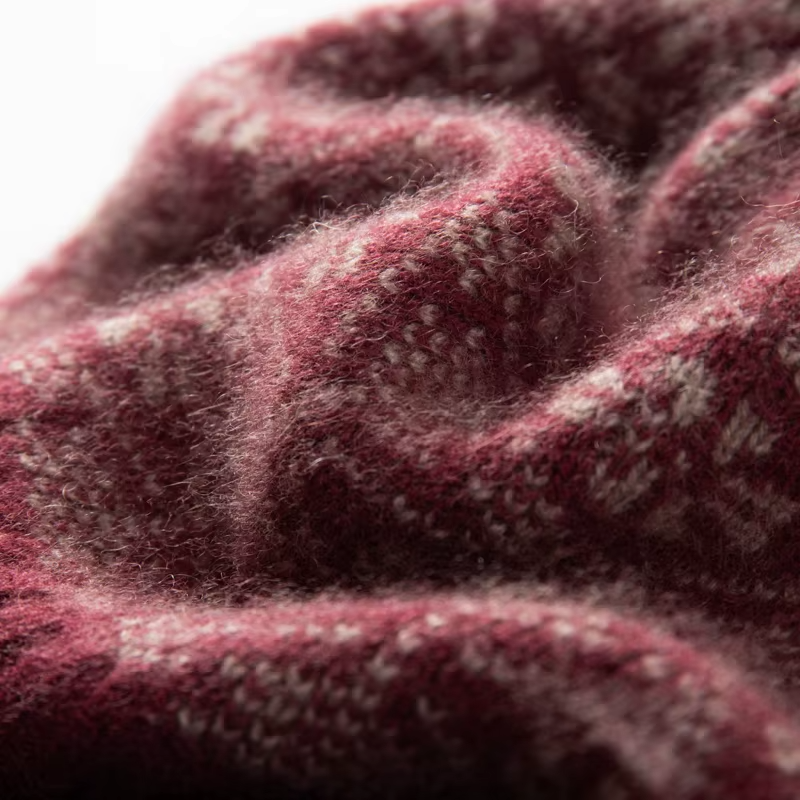 Čepice s bambulí z kašmíru Fair Isle
